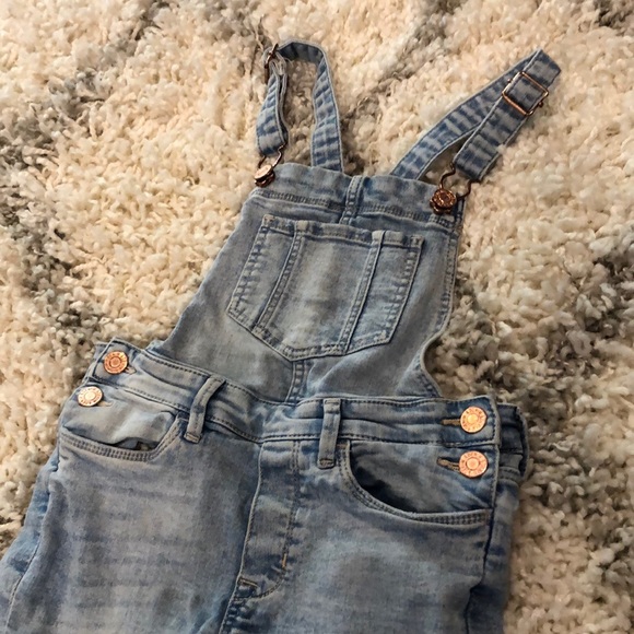 Kids H&M light denim overalls - Picture 2 of 8
